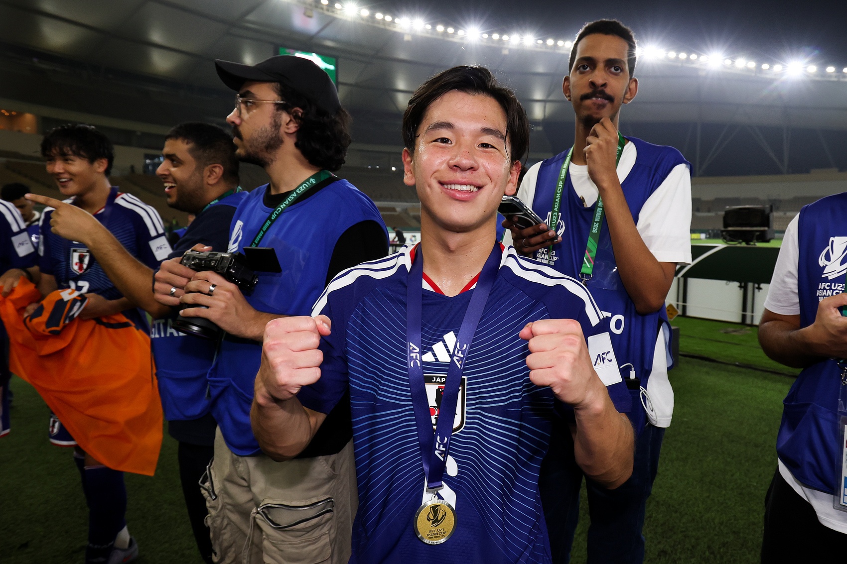 模板阿联？2米07&15岁小球员展现惊人协调性单挑攻防碾压野球网红